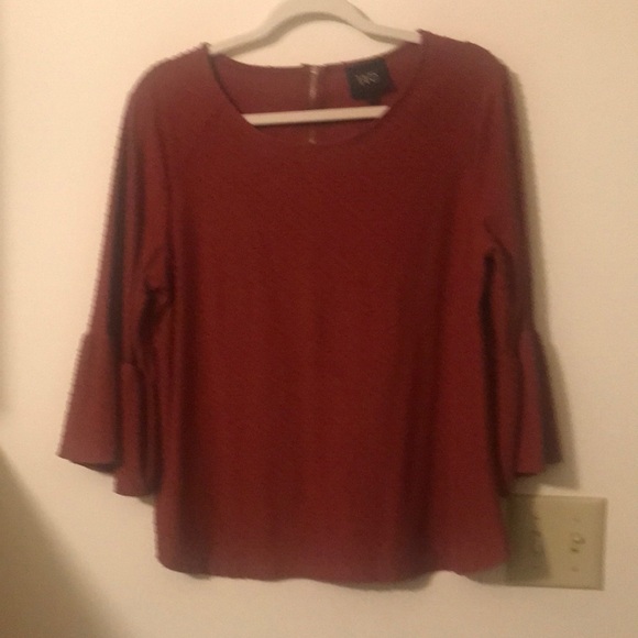 W5 Tops - Women’s size large clip dot top bell sleeves